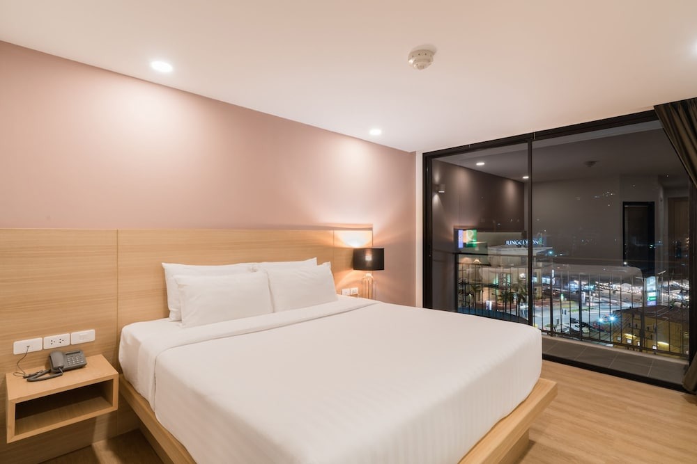 هتل نیو اسکوئر پاتونگ